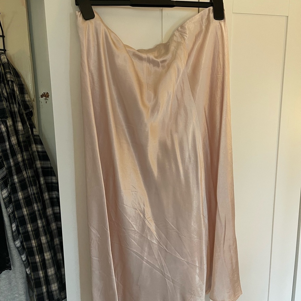 Babaton Cream Satin Skirt - Picture 4 of 4
